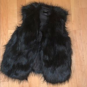 NEVER WORN Forever 21 Faux Fur Vest